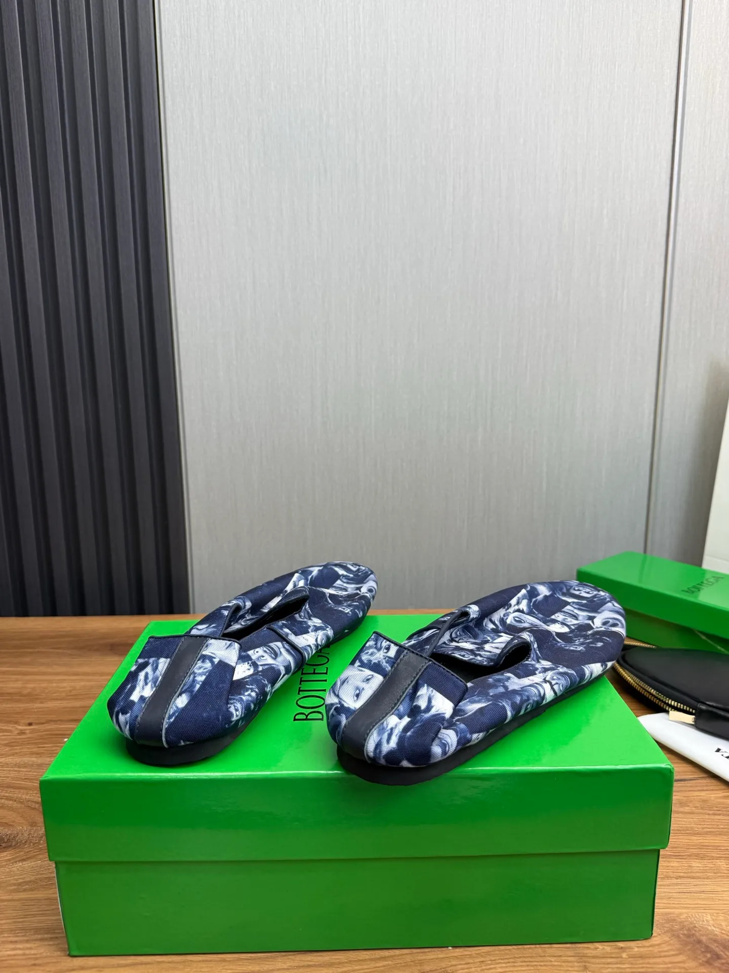 Men's shoes 💰460💰 BV - popular wallet shoes 👟 Casual, fashionable and comfortable 🔗 Good partner for travel ✅ Imported Nezha series printed fabric + imported cowhide. Original rubber outsole, available all year round 👏 Size: 38-45 (38.45 custom-made, non-refundable)